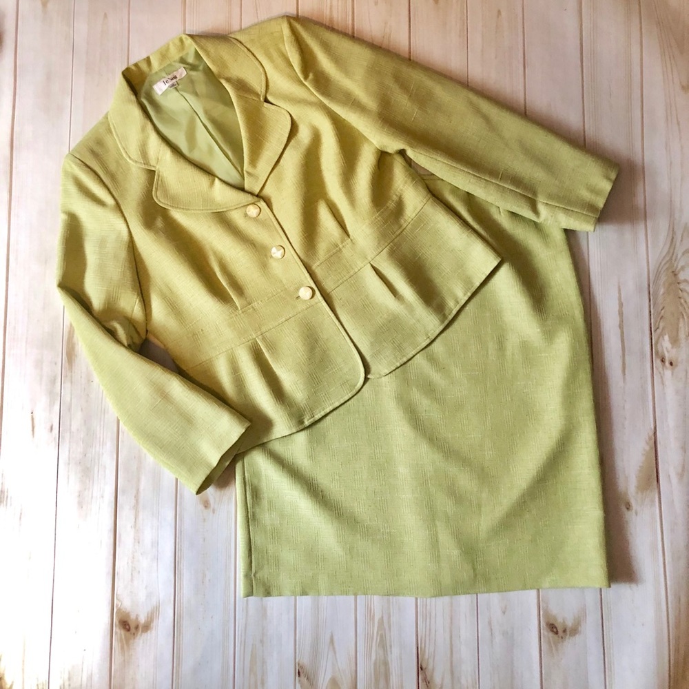 Light Green Two-Piece Skirt Suit